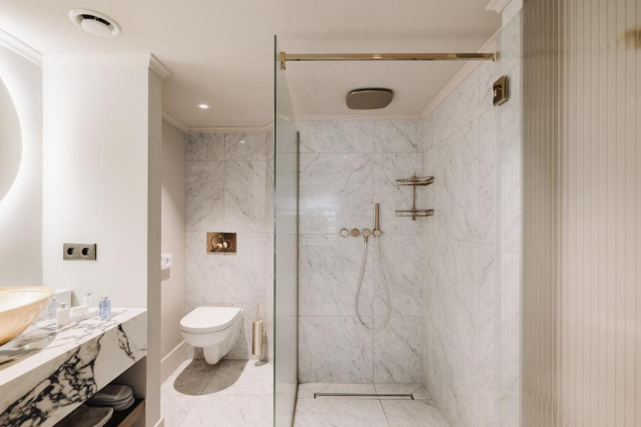 Double Room (Merchant - Street View)