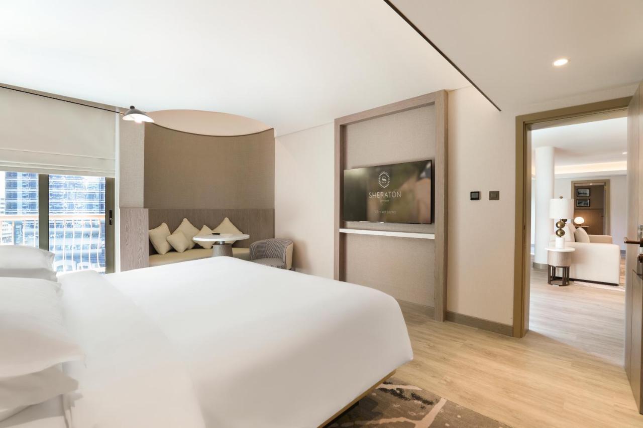 Diplomatic with Club Lounge Access