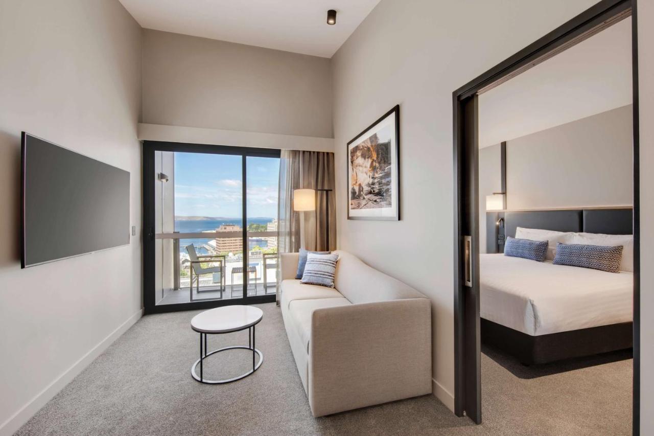 One-Bedroom Apartment,1316944660:JPEG