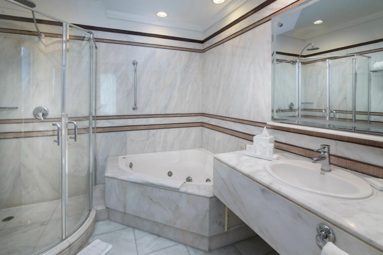 Master Suite Ocean Front,1365085076:JPEG