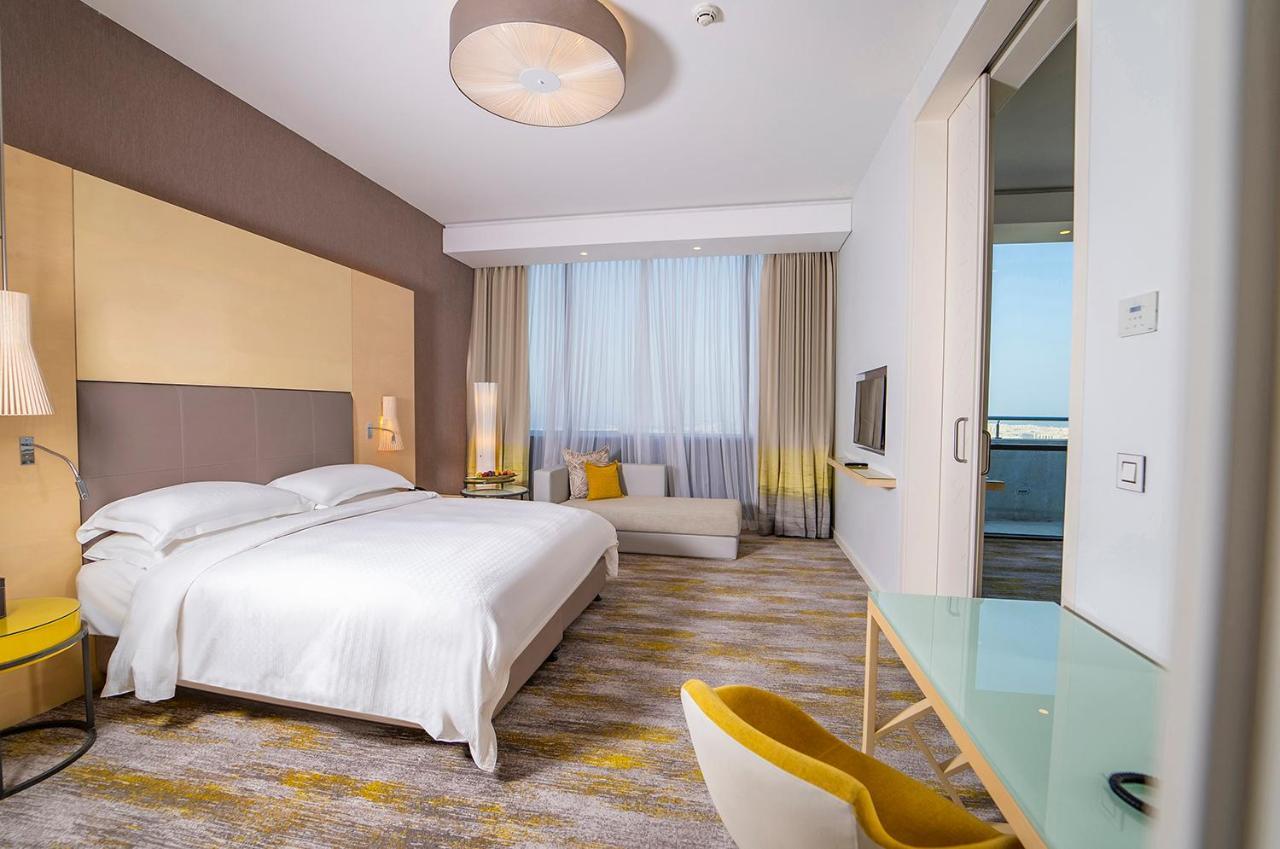 One Bedroom Suite Sea View with lounge access