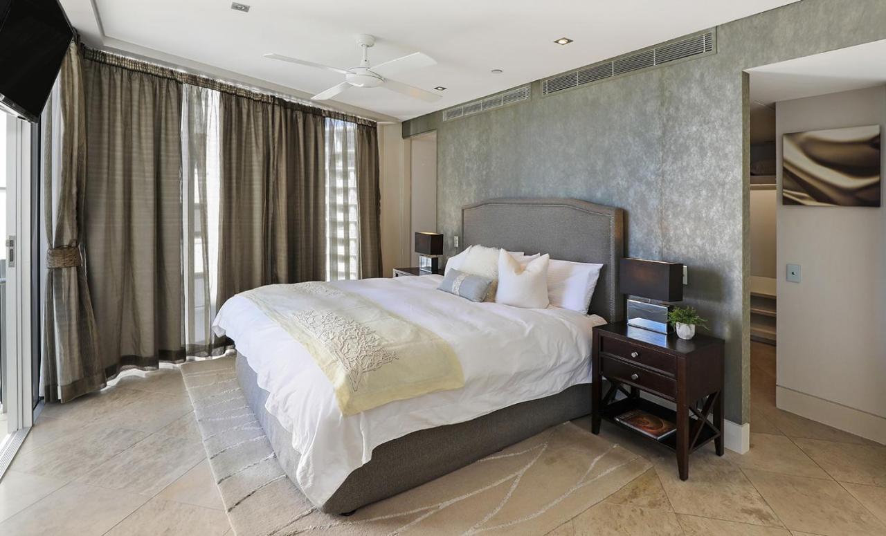 Four-Bedroom Deluxe Apartment