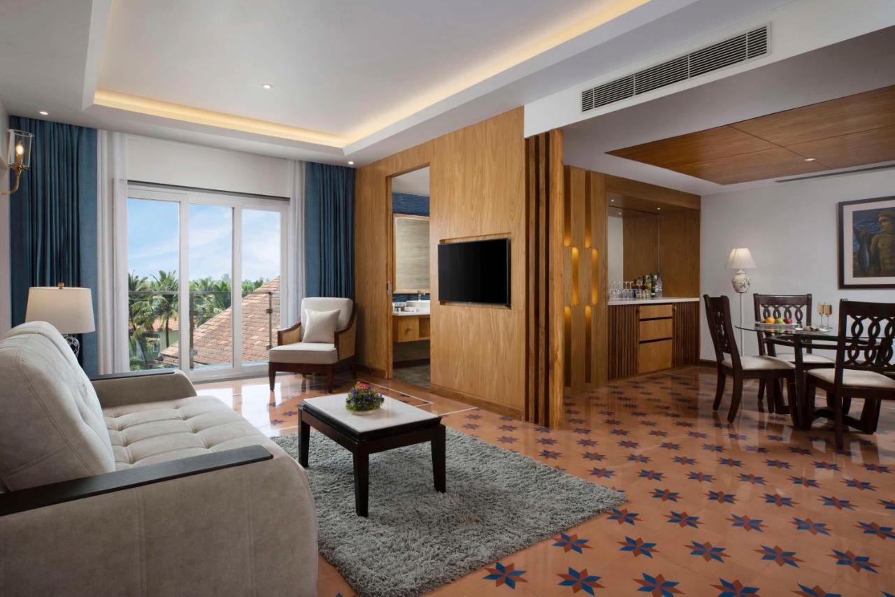 Luxury suite with Balcony & Living room - 10% Discount of Food & Soft Beverages and SPA, 1 Goan Wine Bottle