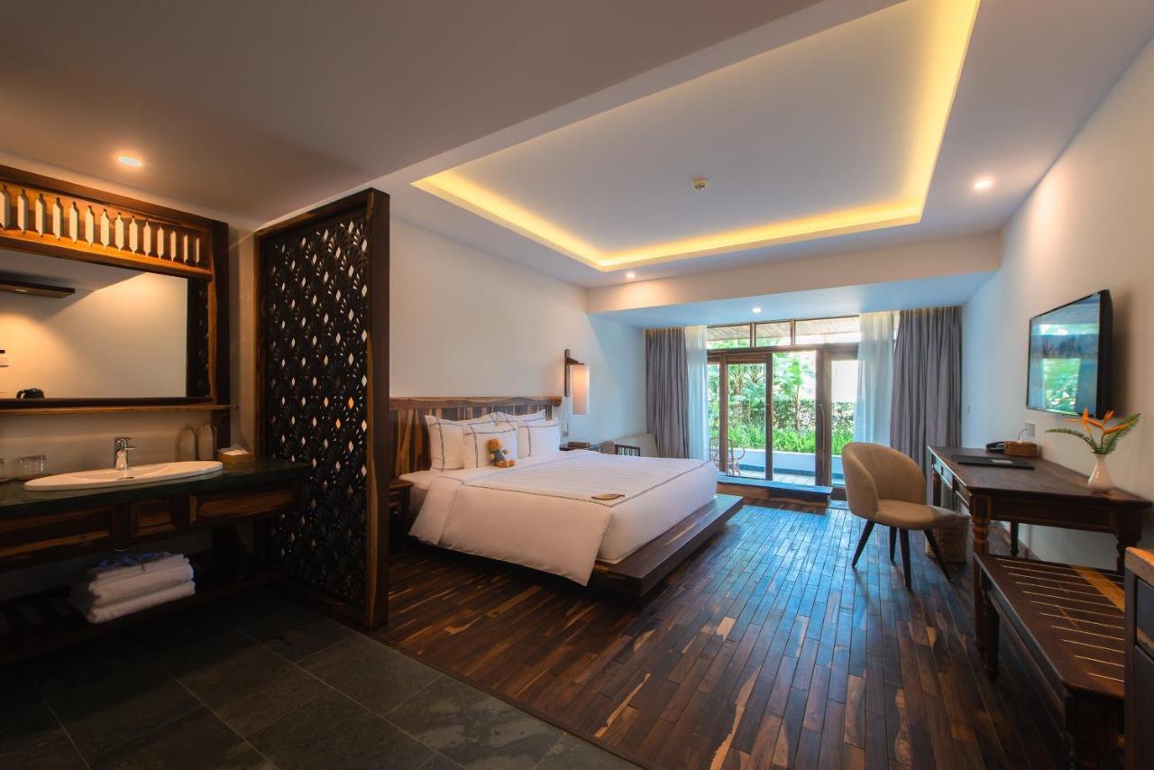 Balcony King Room – Spa Included