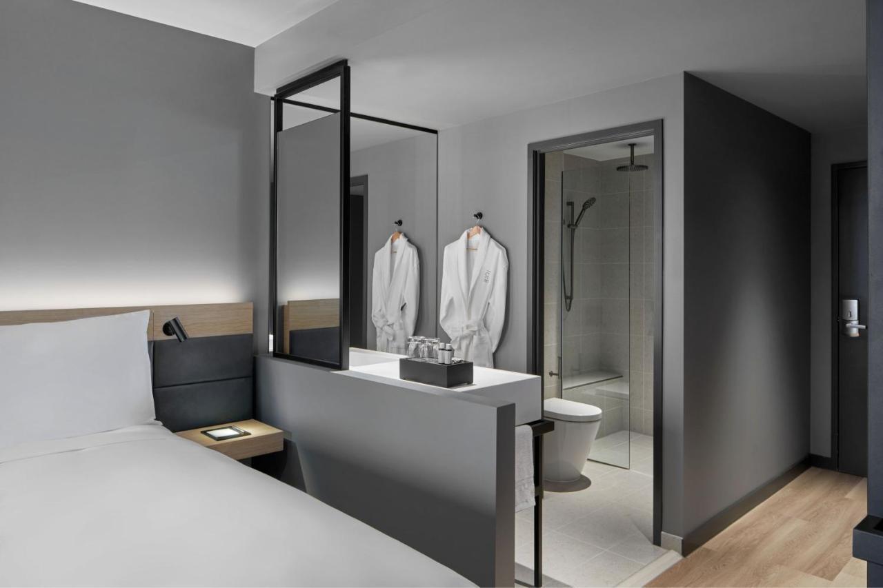 Superior, Guest Room, 1King, Urban view