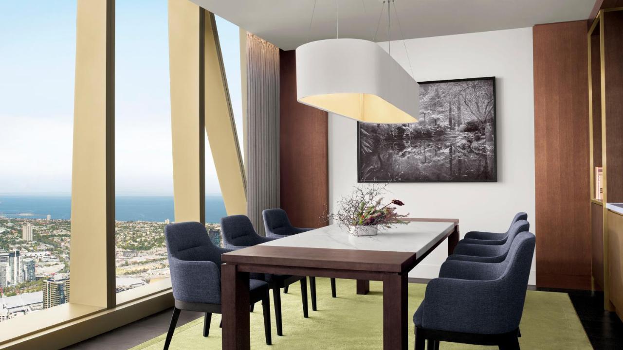 Executive Suite Bay & City View 1 Bedroom 1 King Bed Half-Board Club Access,1505839036:JPEG