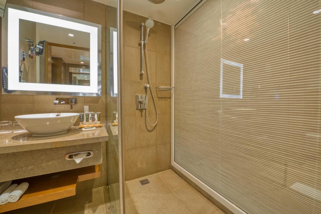 Deluxe Room Twin Beds