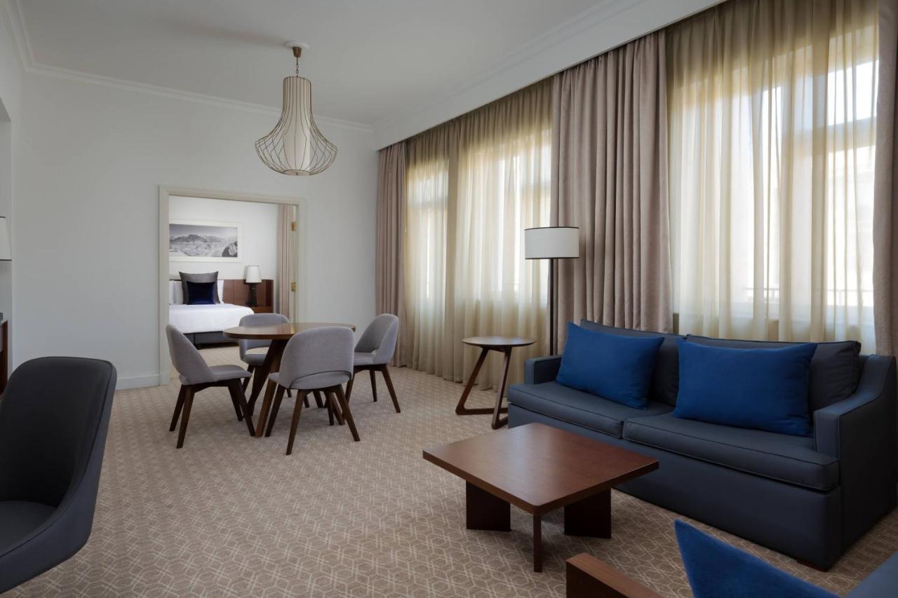 Vice-Presidential Suite, Executive lounge access, 1 King