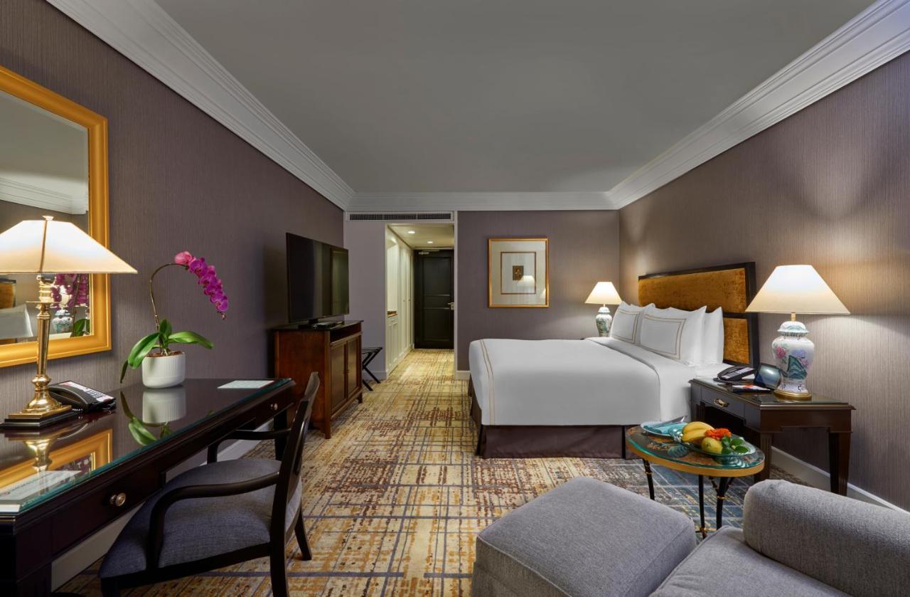 Classic Room with One Queen Bed