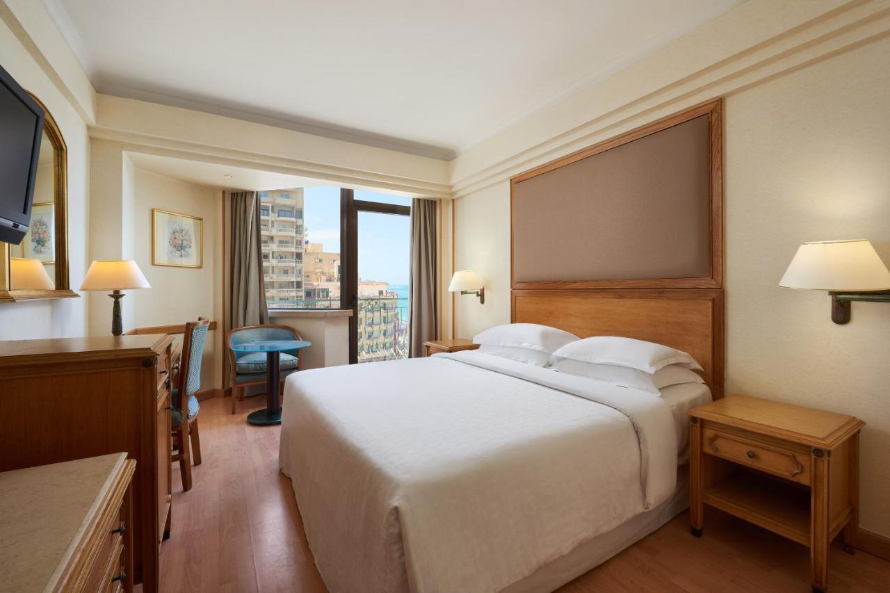 Club, Guest room, 1 Queen, City view, Balcony,1398056069:JPEG