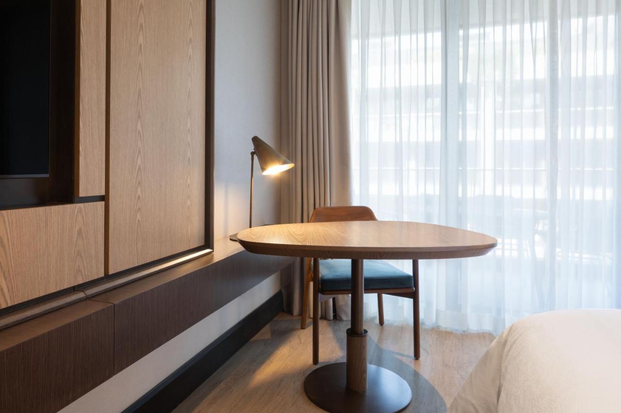 Deluxe King Room with City View,1398028442:JPEG