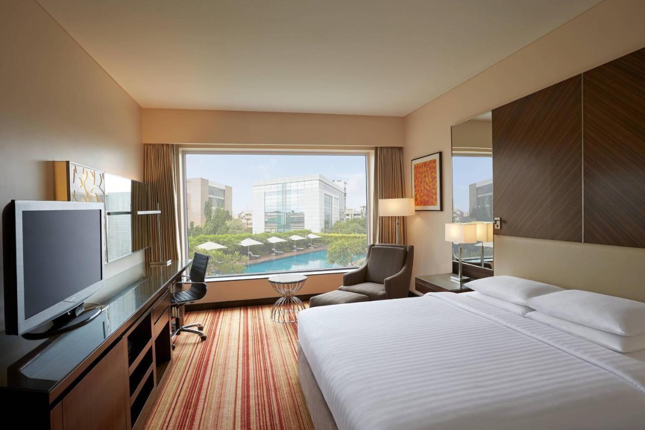 Deluxe King Room Pool View on Spa on Laundry,1643150858:JPEG