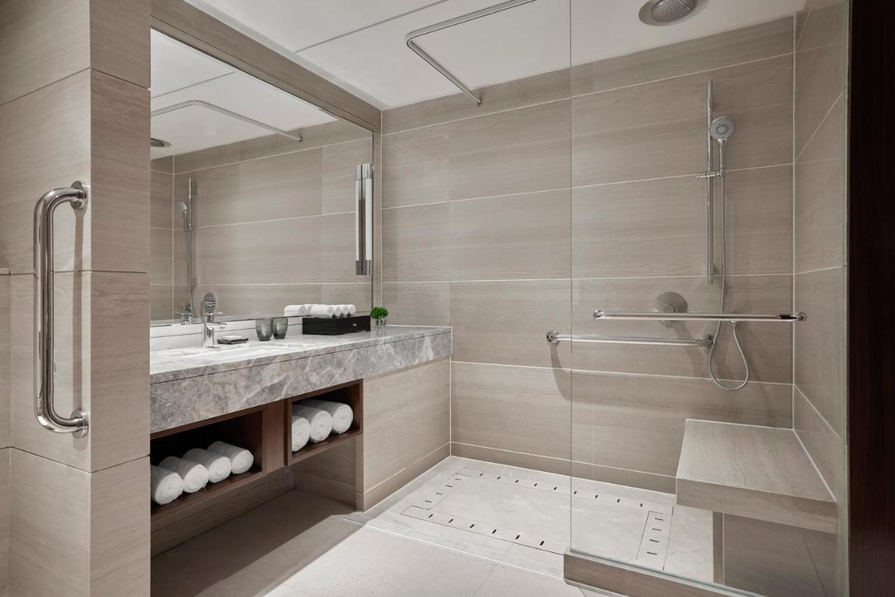 Sky Garden Suite, Executive lounge access, 1 King,1403064518:JPEG