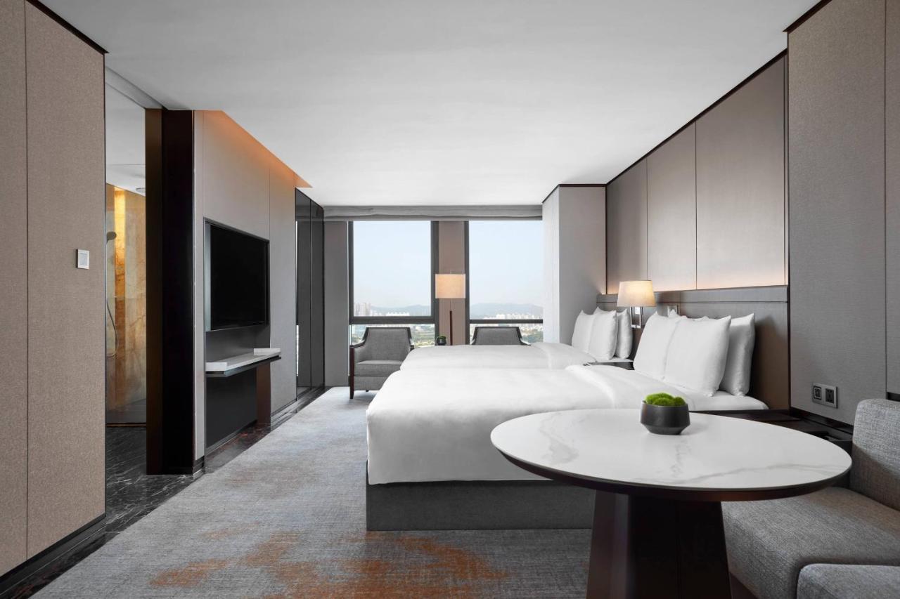 Deluxe Two Double Beds,1546564231:JPEG