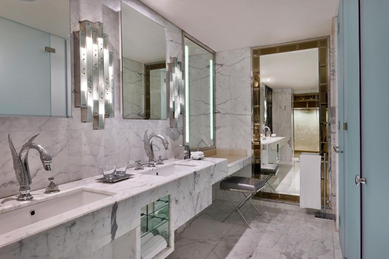 Royal Suite, Club Access, Suite, 1 King