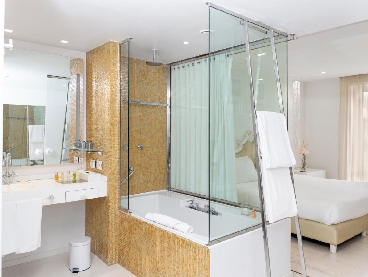 Exclusive Double or Twin Room with Terrace  - Free Spa Access