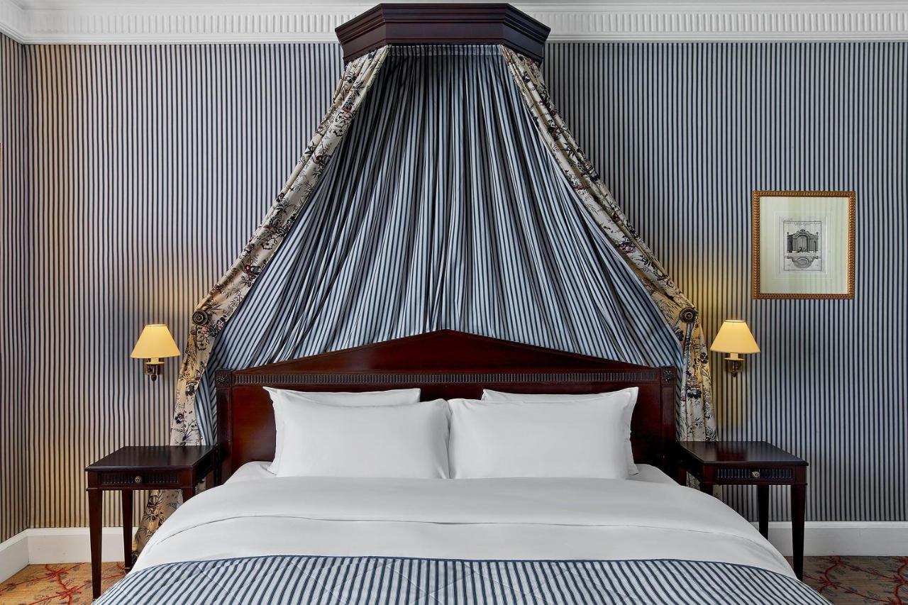 Deluxe Queen Room,1413418811:JPEG