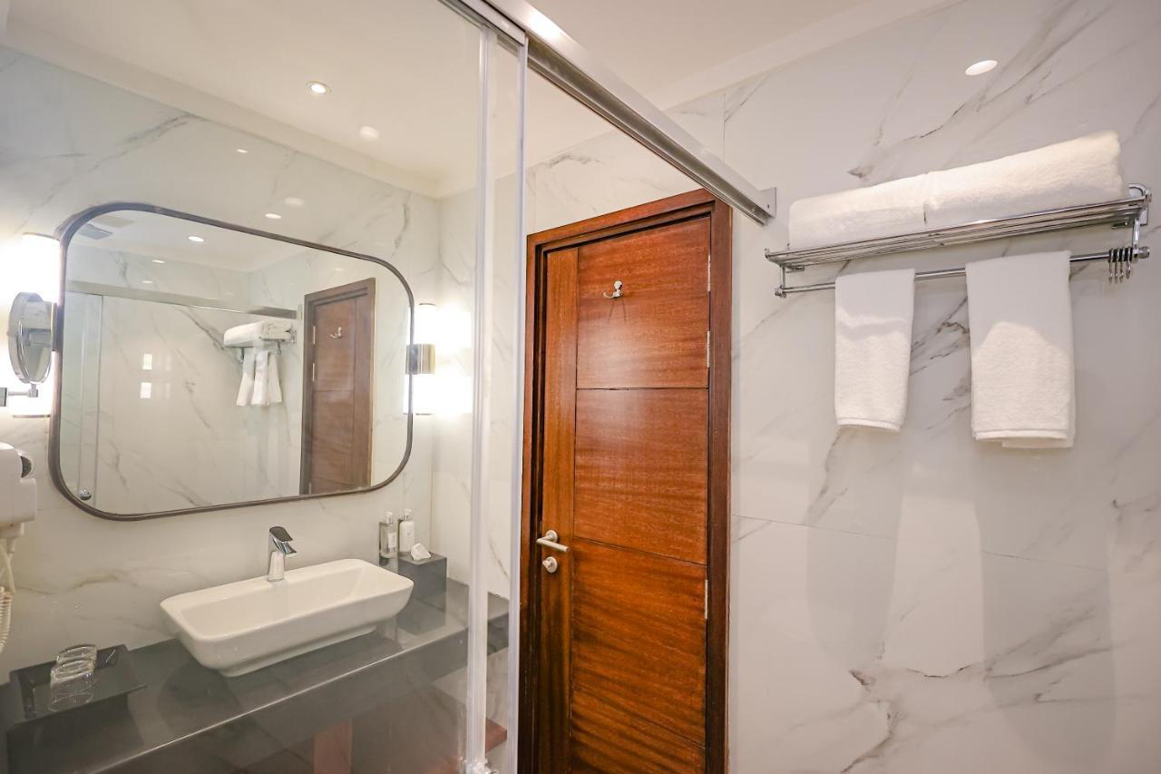 Deluxe Double Room - Enjoy Happy Hours with 2+1 offer Timing - 3 pm - 7 Pm,1410082046:JPEG