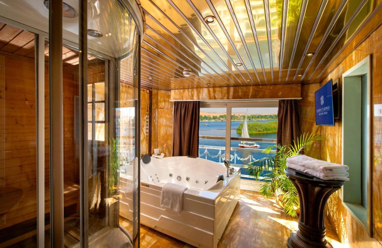 Royal Suite,1411751111:JPEG