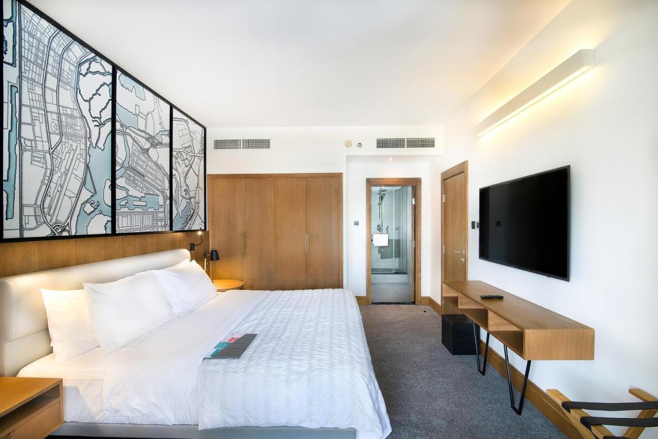 Diplomatic Suite with Club Lounge Access