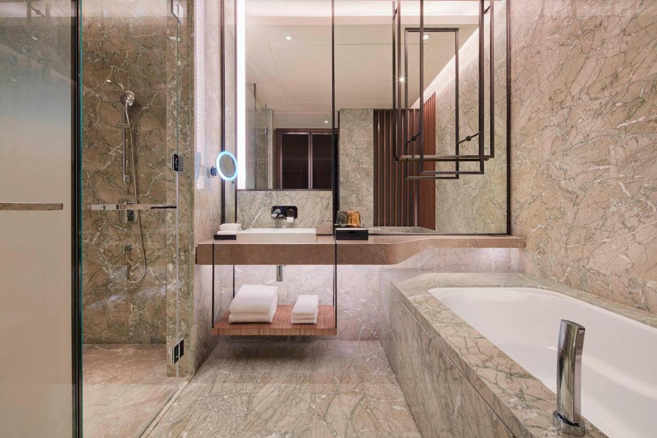 Executive Twin Room, Club lounge access, Guest room