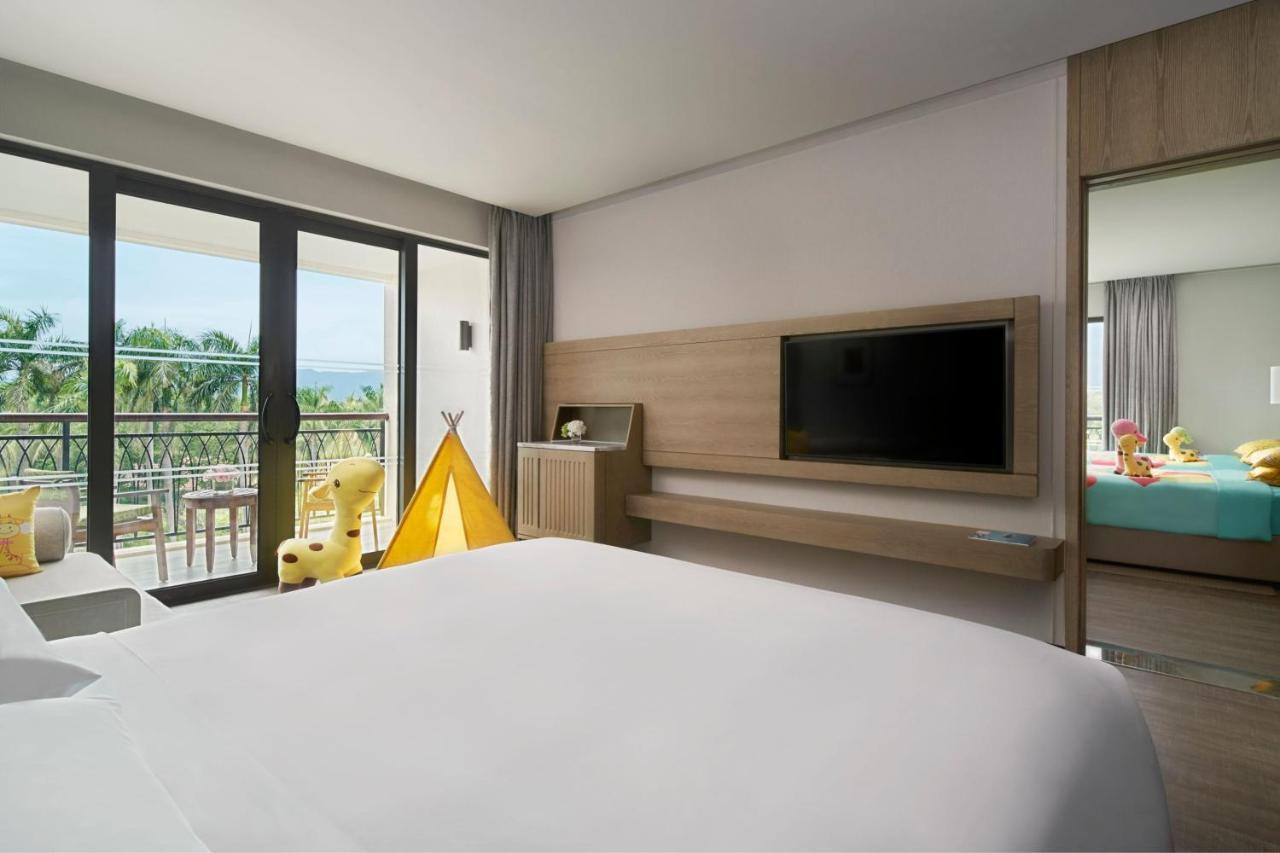 Large Guest Connecting Room with Balcony