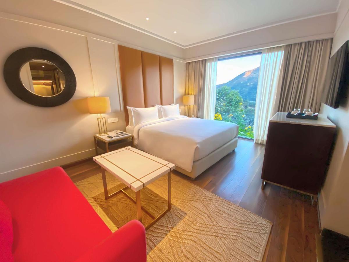 Standard King Room with Pool View 