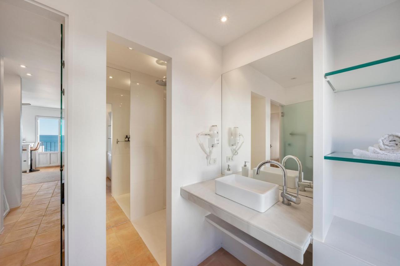 Deluxe Suite with Sea View