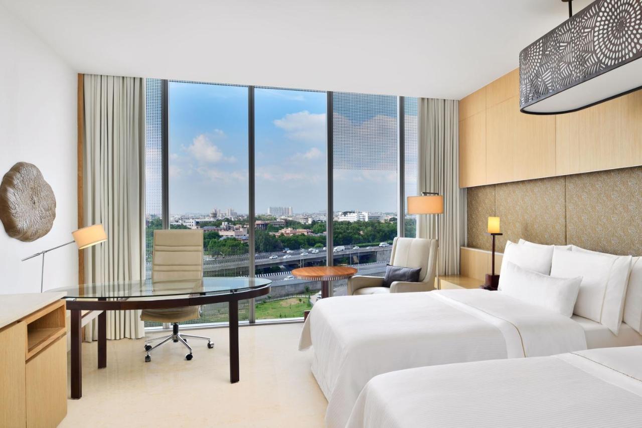 Club Twin Room with City View & Lounge Access,1539377137:JPEG