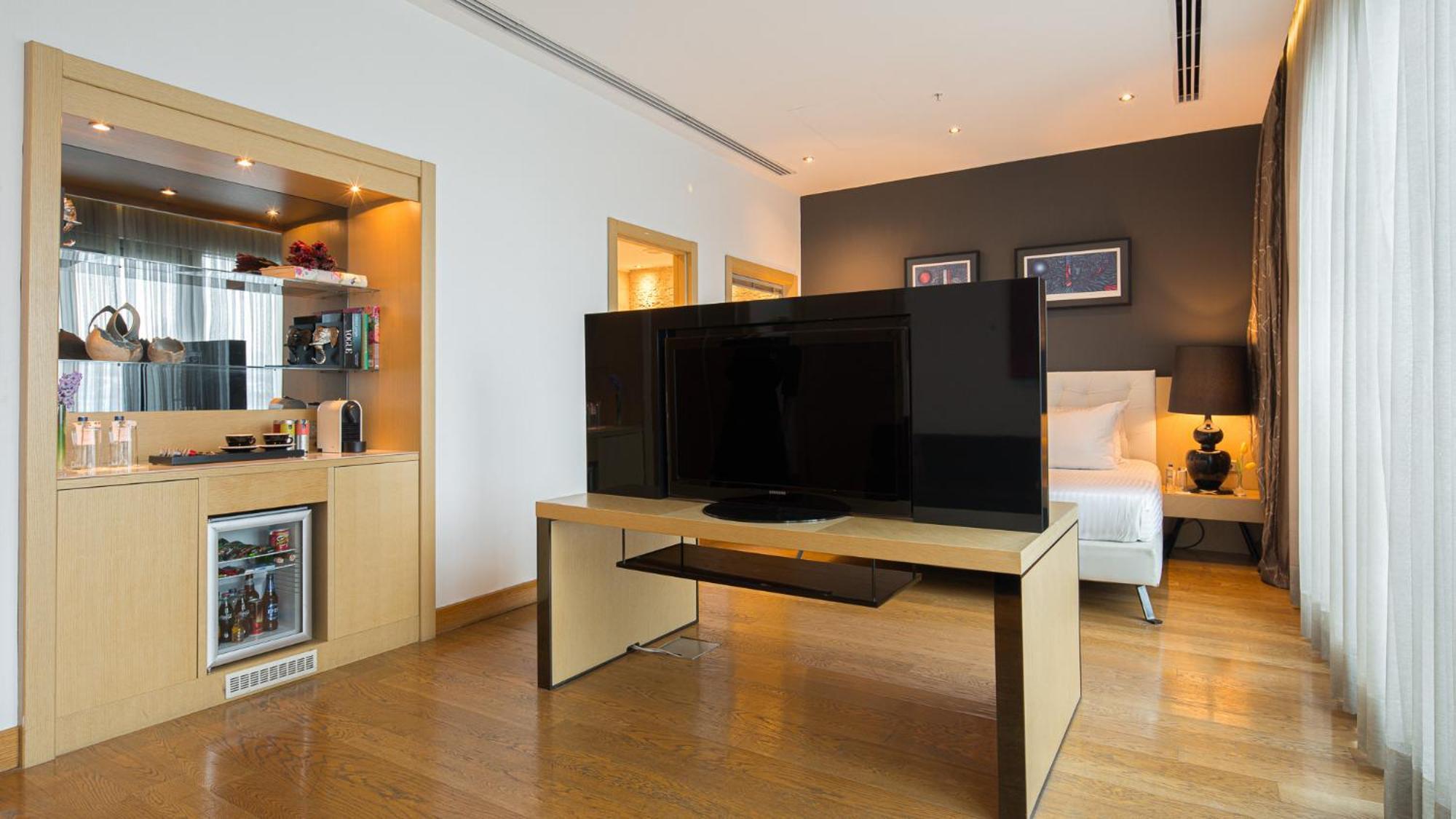 King Suite with Terrace
