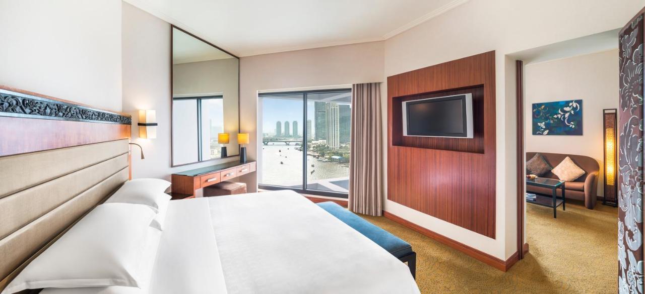 Junior Club lounge access Suite 1 King River view,1612967722:JPEG