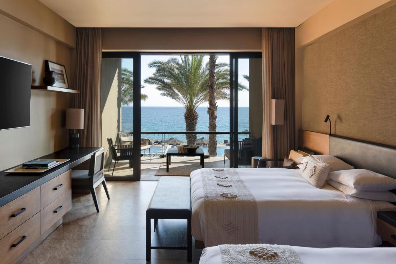 Deluxe Double Room with Two Double Beds and Ocean View