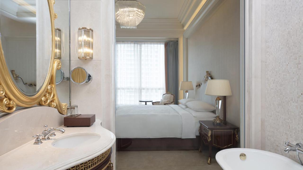 Premier King Room