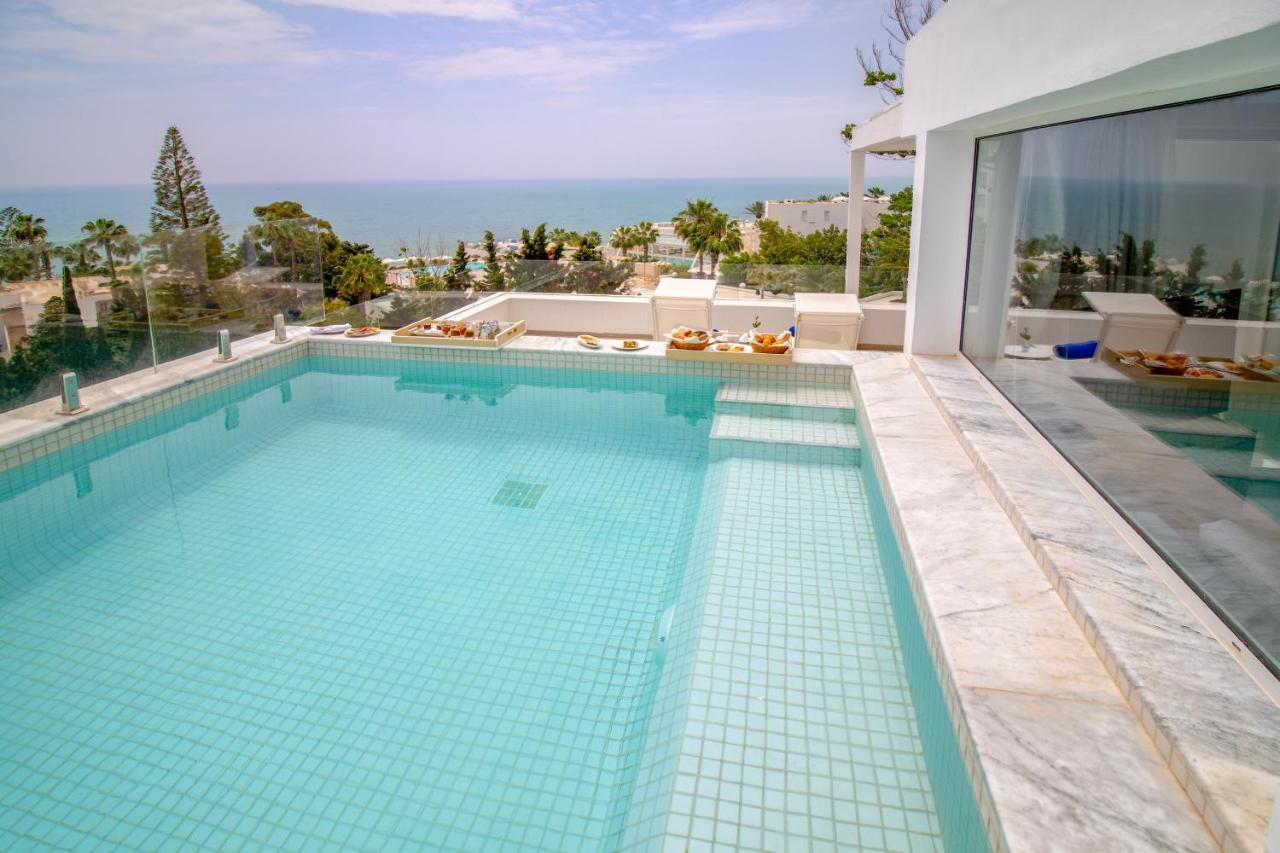 Suite with Private Pool