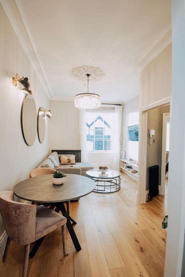 One-Bedroom Apartment - Queen Suite