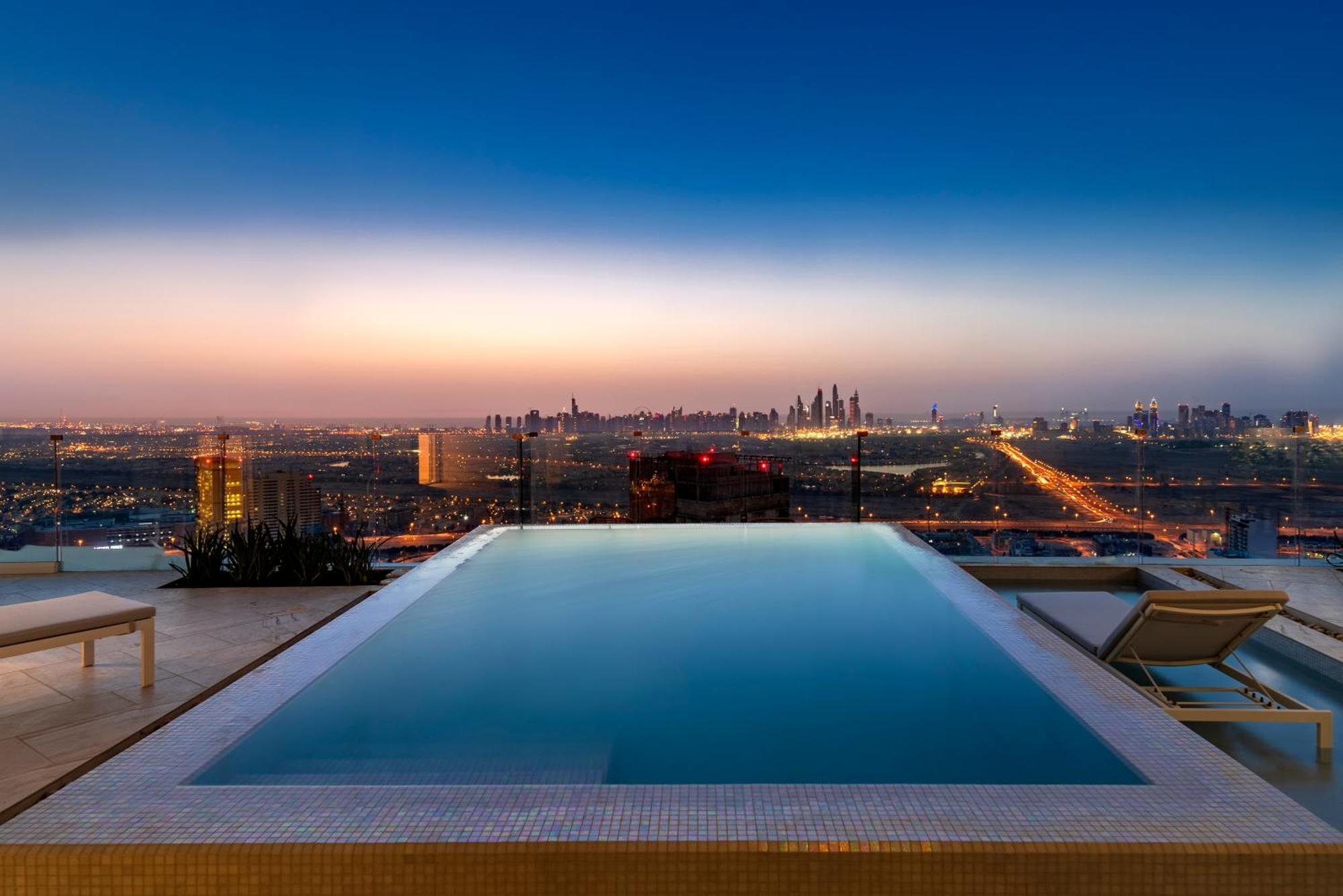 Sky Villa met 4 slaapkamers en zwembad, inclusief nieuwjaarsdiner en toegang tot het feest