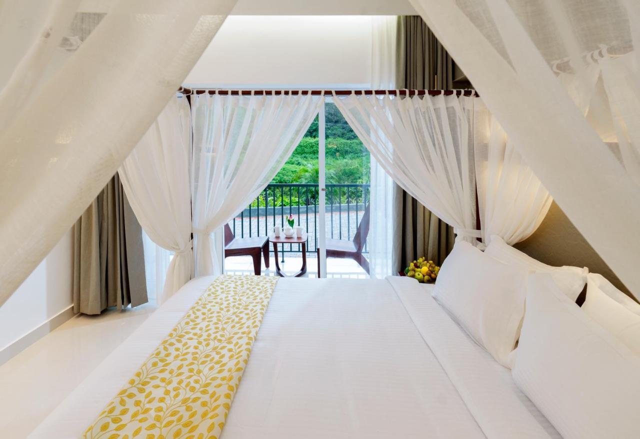 Suite with Mountain View