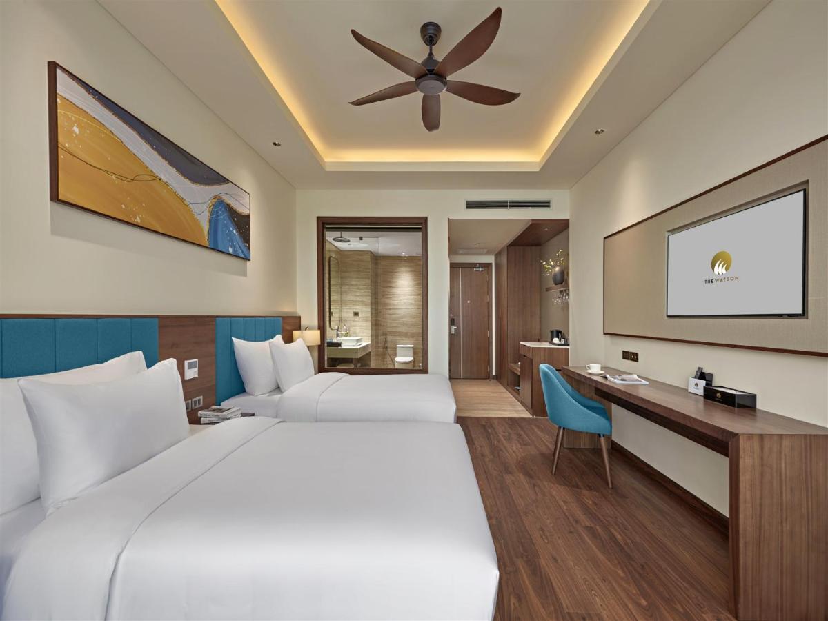Suite Twin Room with Ocean View Balcony