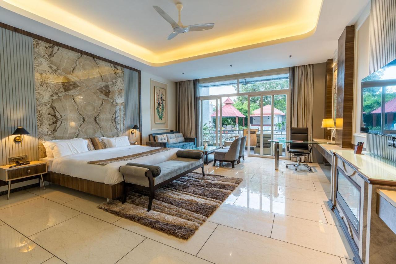 King Room with Mountain View