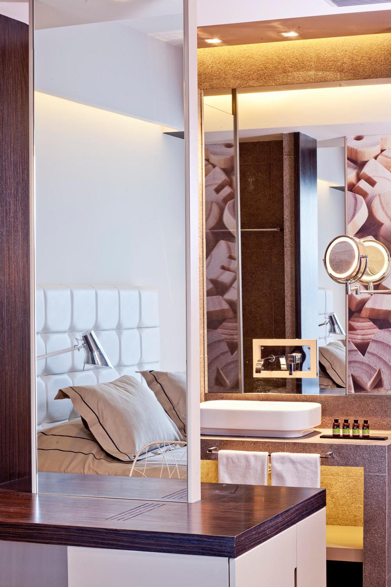 Suite (2 Adults)
