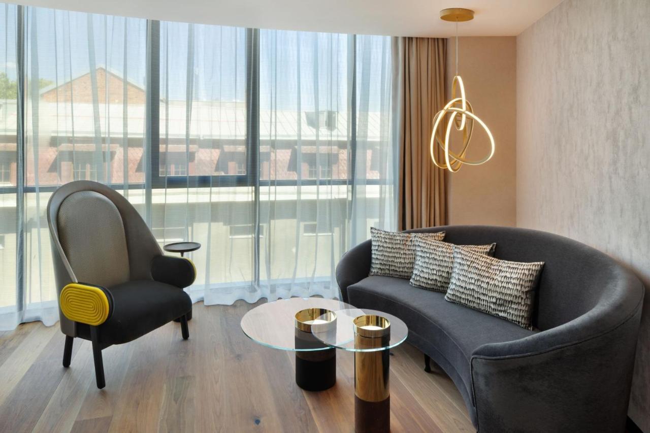 Signature Suite with Executive Lounge Access