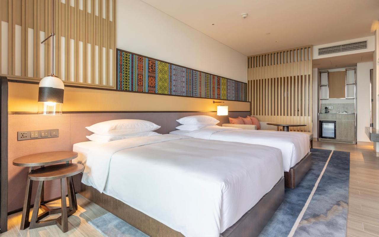 2 Twin Beds, Ocean View Club Access