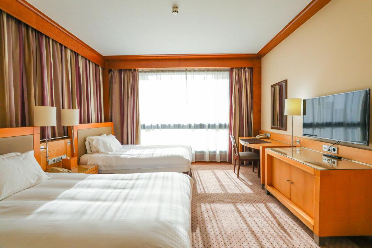 Standard Twin Room with City View