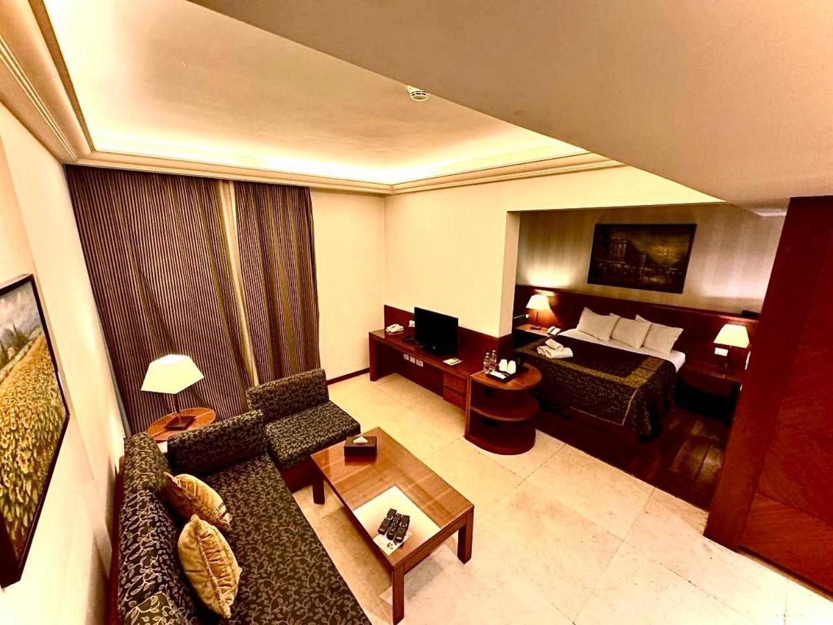 Junior Suite,1498660597:JPEG