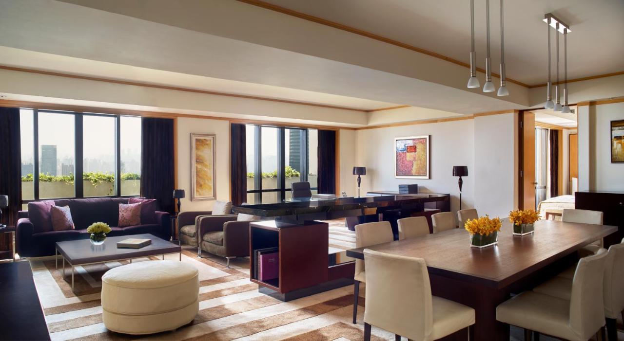 Two-Bedroom Penthouse Suite - Club Lounge Access