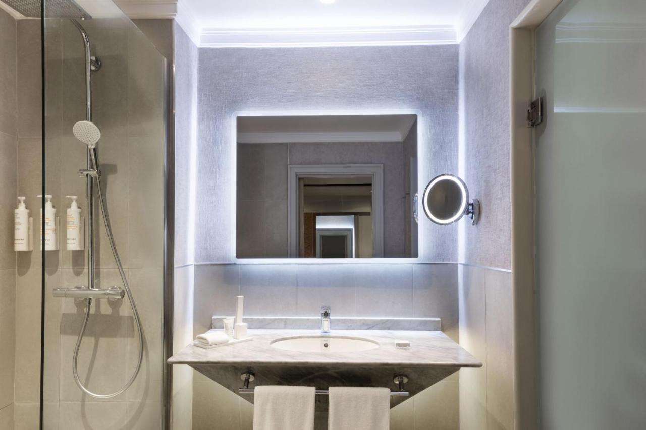 Family Suite, 2 Bedrooms, M Club Lounge Access.