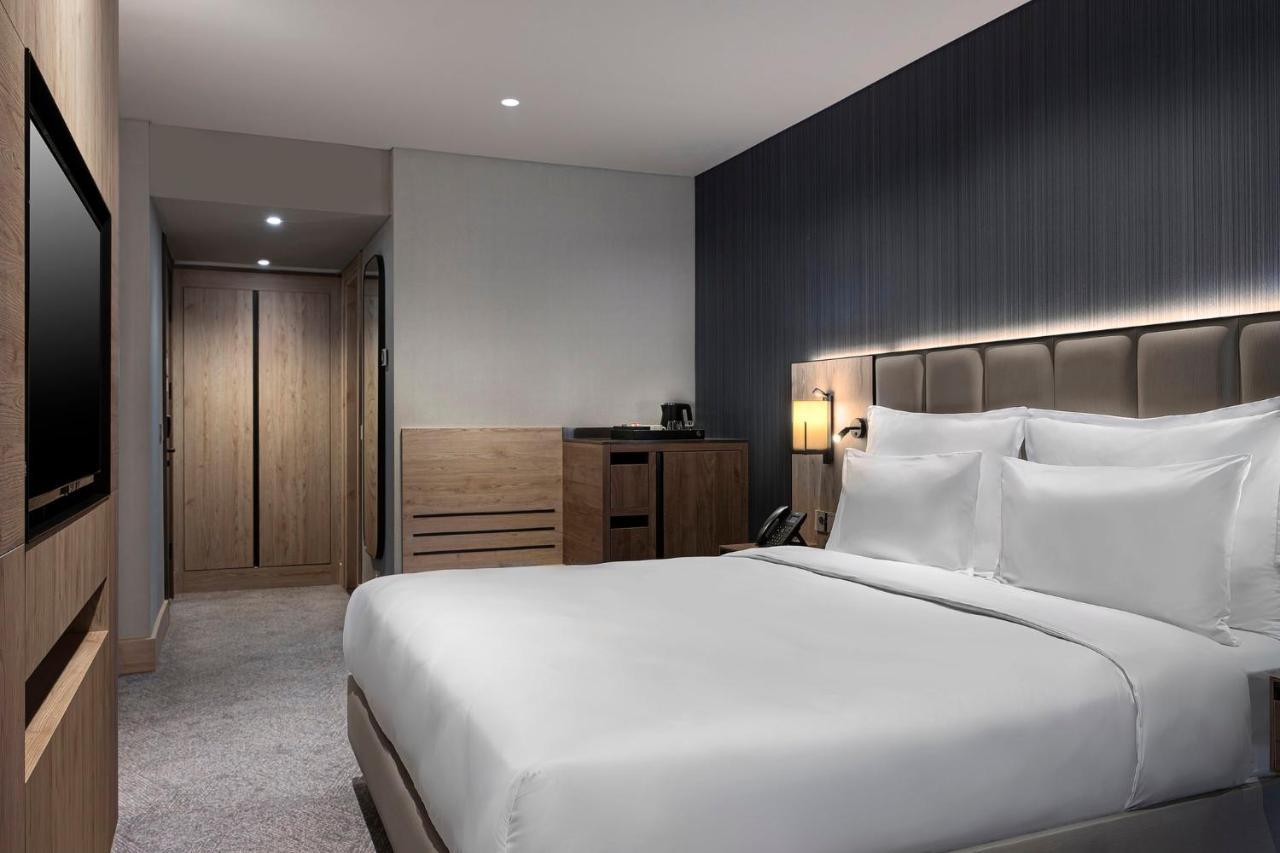 Standard Room,1531569091:JPEG