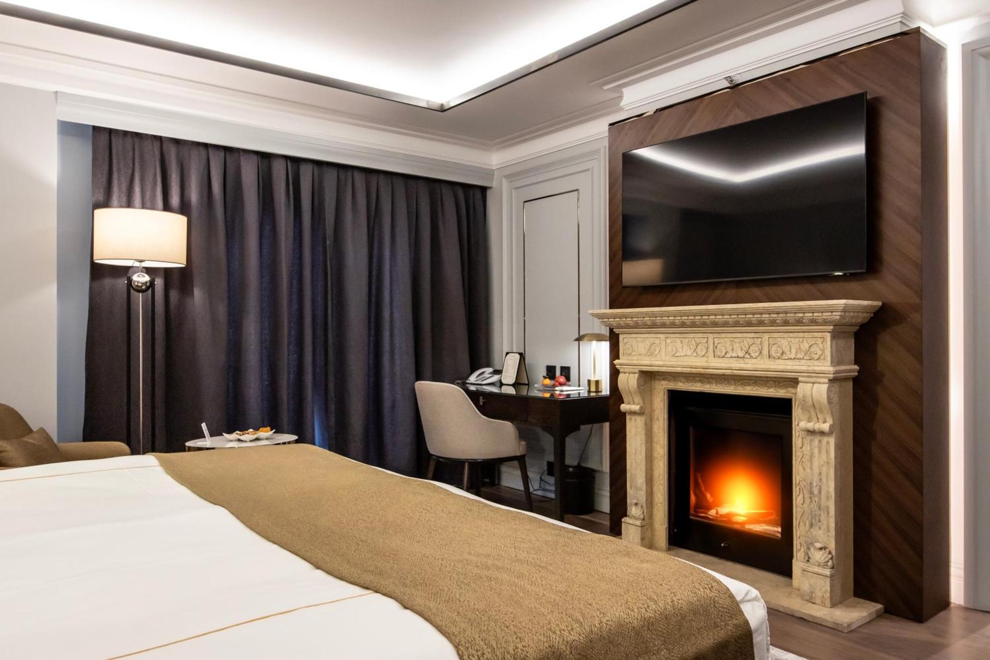 Prestige Deluxe King Room City View,1499650867:JPEG