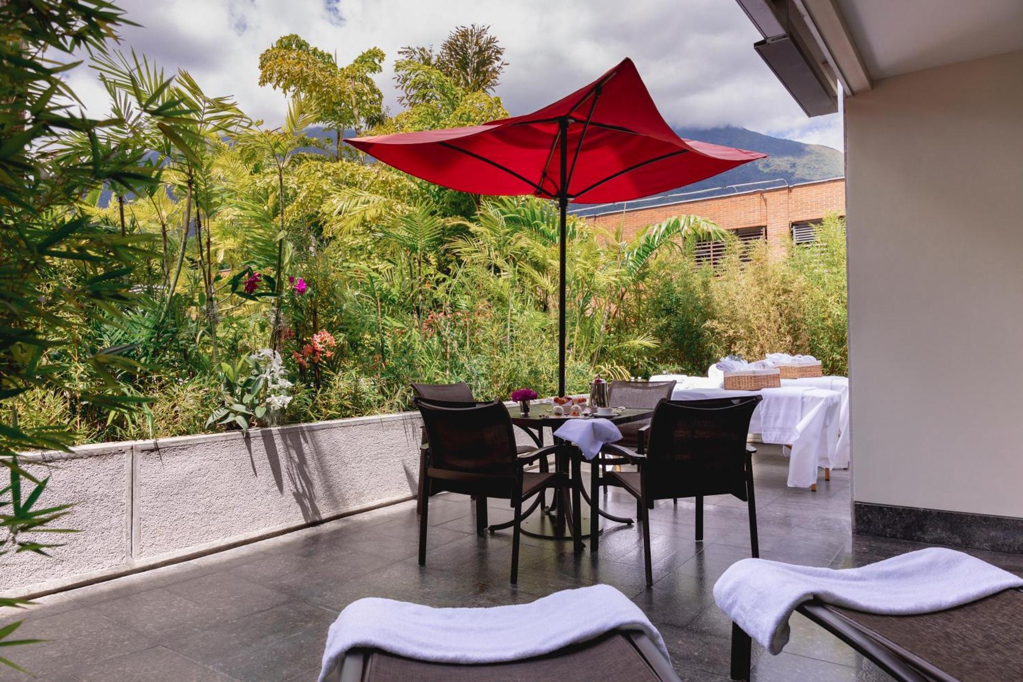 Suite with Mountain View