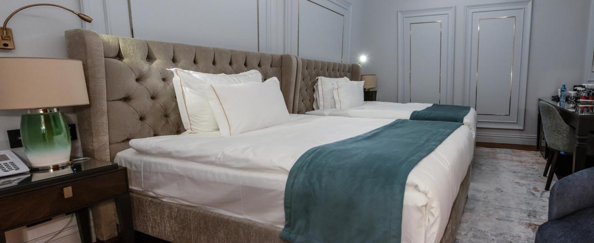 Deluxe King Room City View,1499650900:JPEG